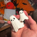 Yeknu Halloween Middle Finger Ghost Decoration Cute Ghost Statue For Home Fireplace Decor Smooth Body Enhance Festive Atmosphere