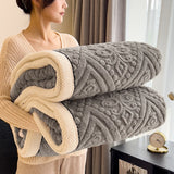 Yeknu New European Style Carved Velvet Warm Blanket for Bed Soft Fluffy Sofa Cover Blankets Super Warmth Autumn Winter Throw Blanket