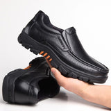 Yeknu Genuine Leather Shoes Men Loafers Soft Cow Leather Men Casual Shoes New Male Footwear Black Brown Slip-on A2088