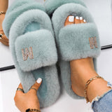 Yeknu Women&#39;s Slippers Fluffy Faux Fur Rhinestone Letter M Decor Slides Flat Sandals Cute Slippers Flip Flops Luxury Shoes Wholesale