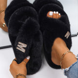 Yeknu Women&#39;s Slippers Fluffy Faux Fur Rhinestone Letter M Decor Slides Flat Sandals Cute Slippers Flip Flops Luxury Shoes Wholesale