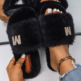 Yeknu Women&#39;s Slippers Fluffy Faux Fur Rhinestone Letter M Decor Slides Flat Sandals Cute Slippers Flip Flops Luxury Shoes Wholesale